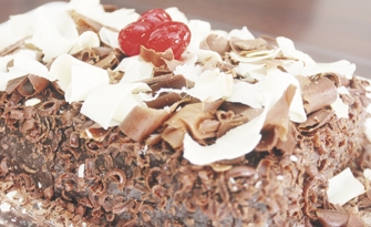 A Padaria Mil Delícias oferece a deliciosa torta Brasileirinha de chocolate